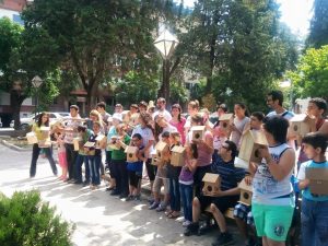 Otizmli çocuklarla kuş evi projesi